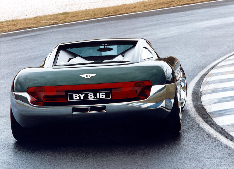 Illustration for article titled Can You Tell What's Missing From These Photos Of The Bentley Hunaudières Concept?